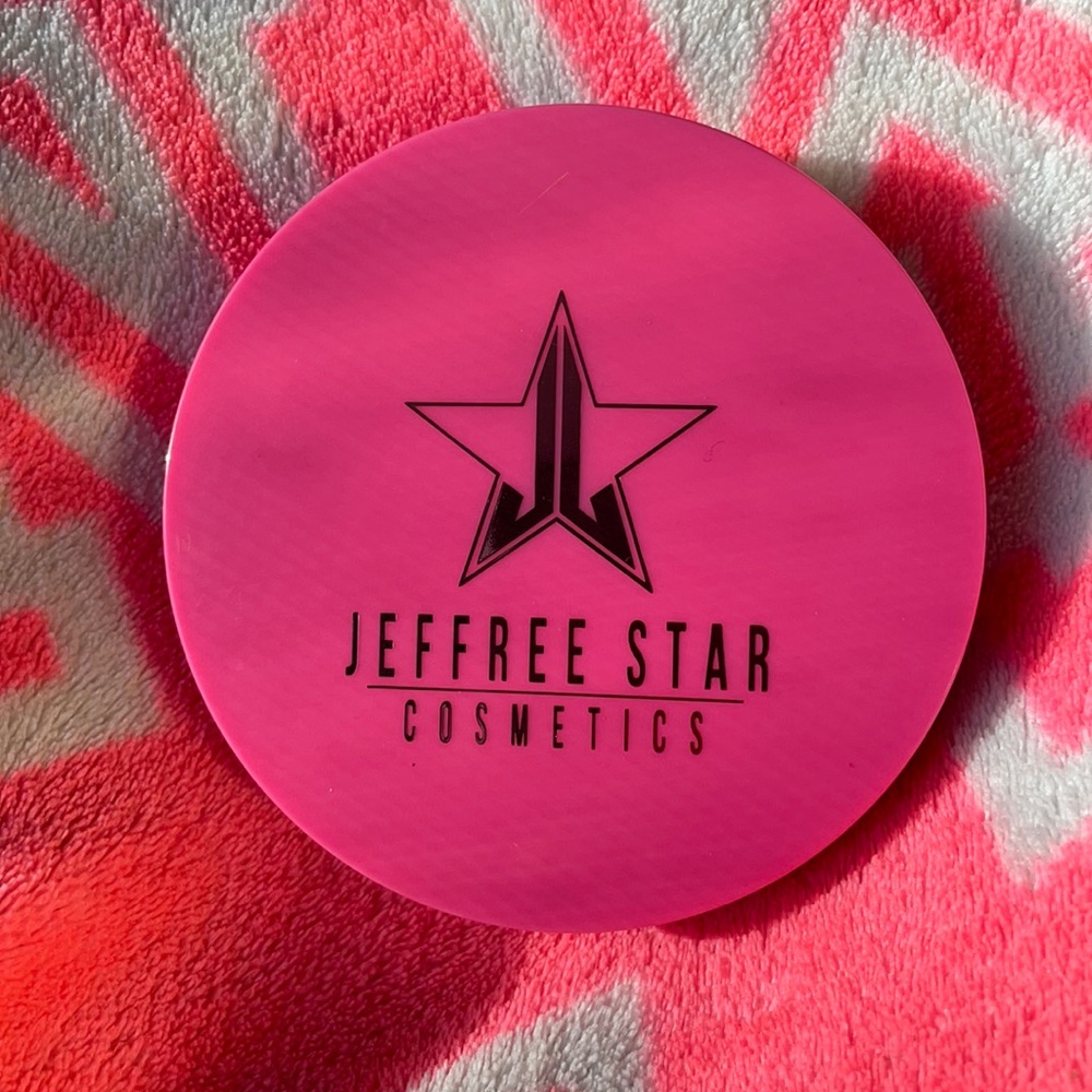 Jeffree star mystery frost highlighter